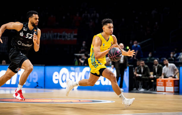 他以惊人的 他以惊人的