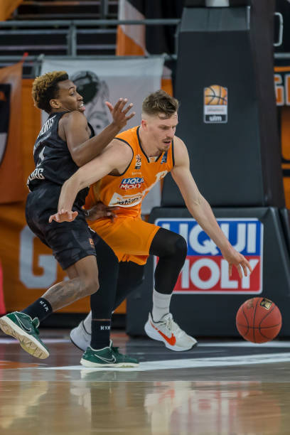 季的竞争格 季的竞争格